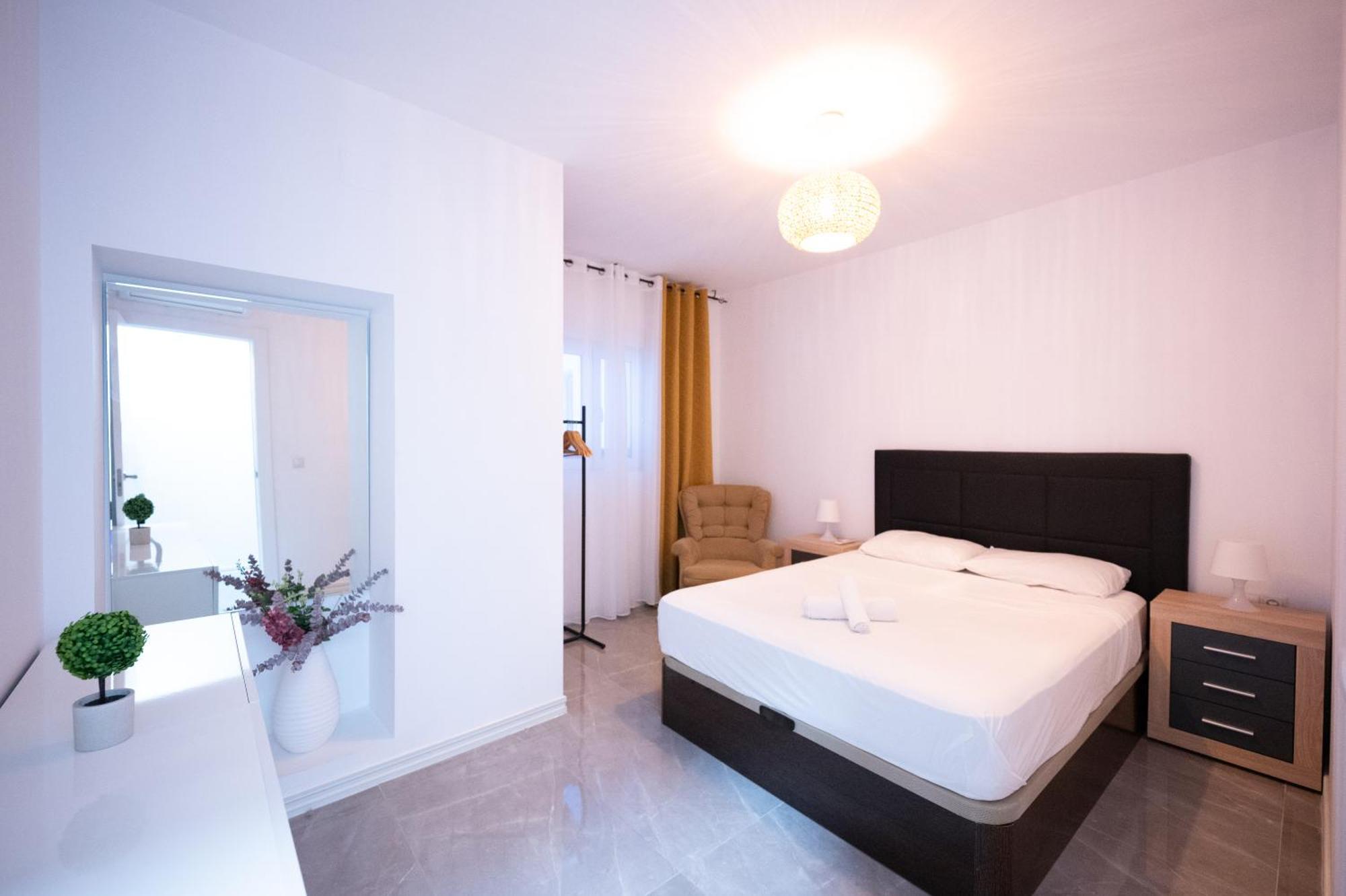 Apartalux Premium Suites Grao de Castellon Bagian luar foto
